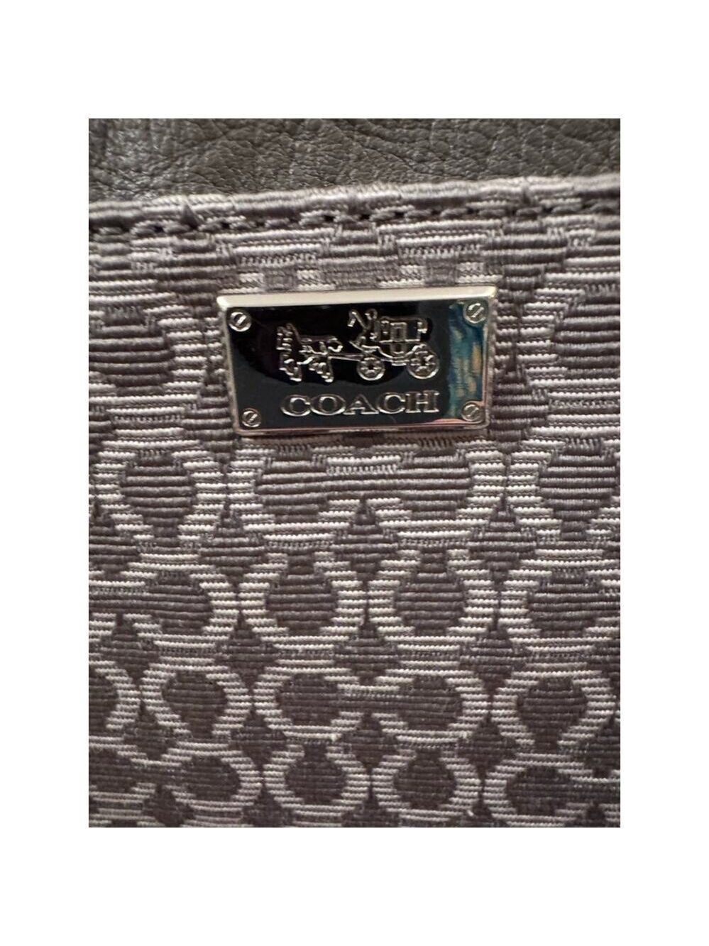 Coach Madison Op Art Needlepoint Swingpack - Picture 15 of 15